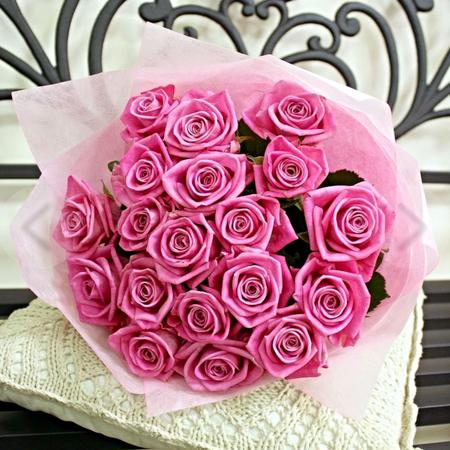 Букет из 19 розовых роз (50 см)